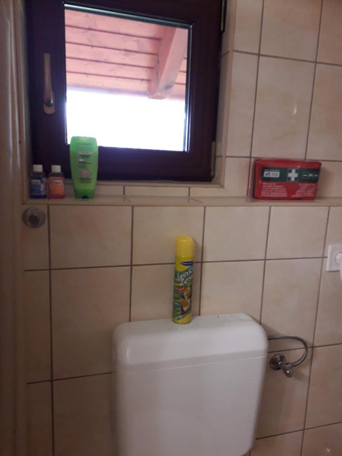 Matyas Apartman Tard Bagian luar foto